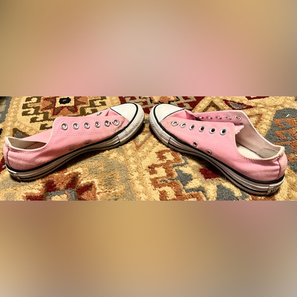 Pink Converse - Picture 3 of 7